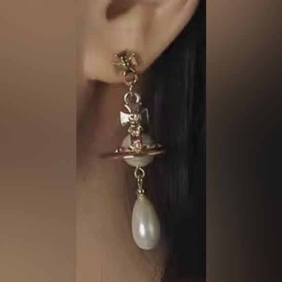 vivienne westwood Crystal saturn Pearl Dangle earrings - Picture 2 of 4